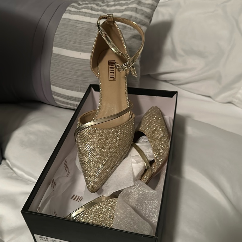 Size 7.5 low heel gold glitter shoes